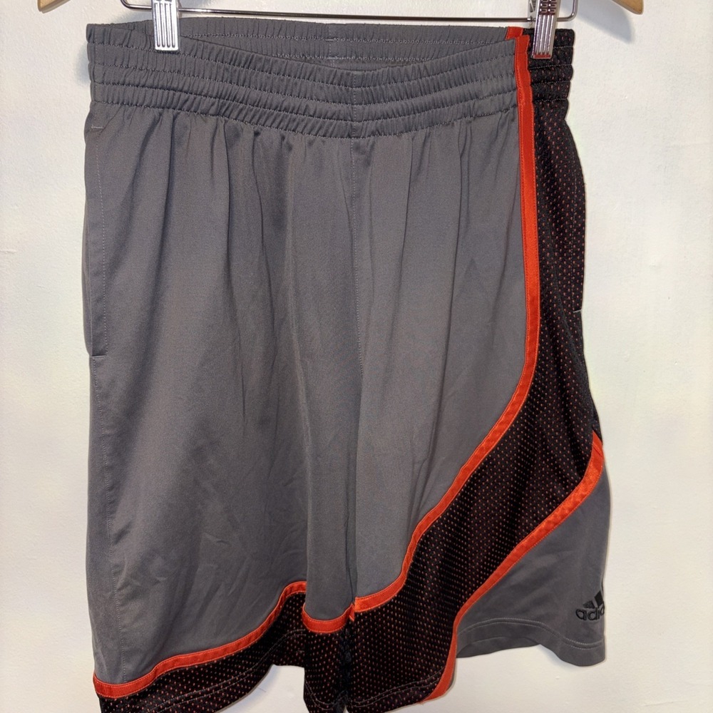 Adidas Men's side split Athletic Shorts Gray Black Red Basketball Mesh Size M